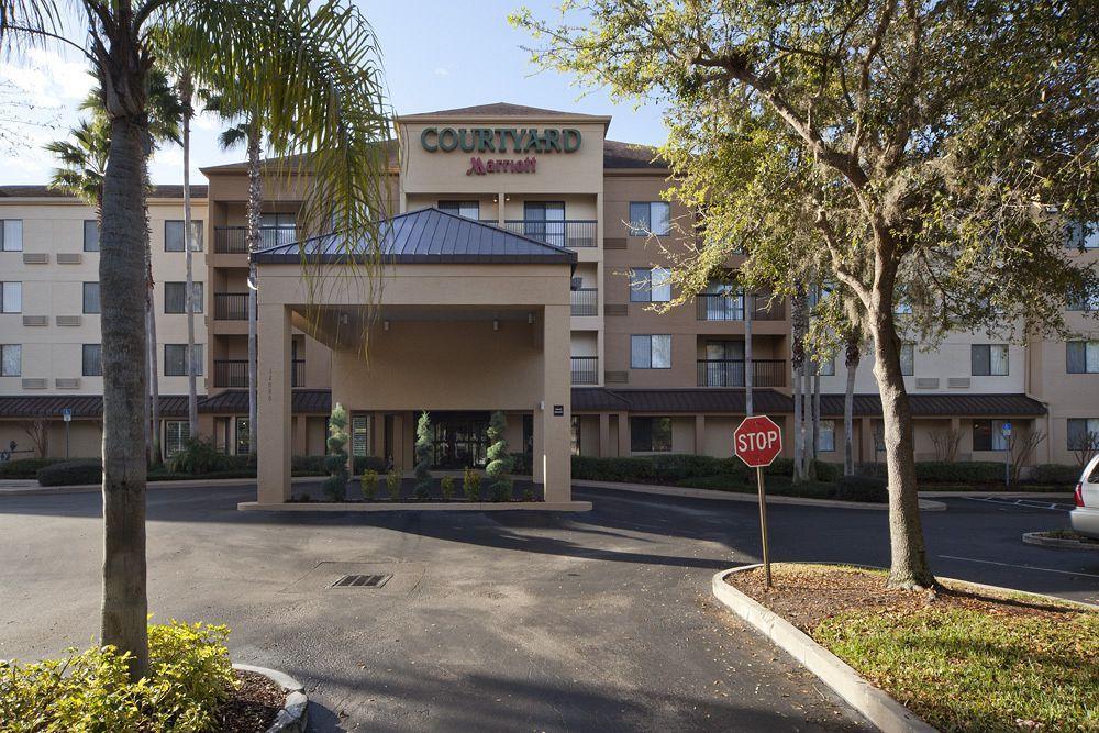 Courtyard By Marriott Orlando East/Ucf Area Hotel Exterior foto